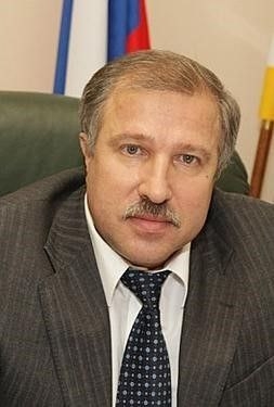 Эдуард Худайнатов