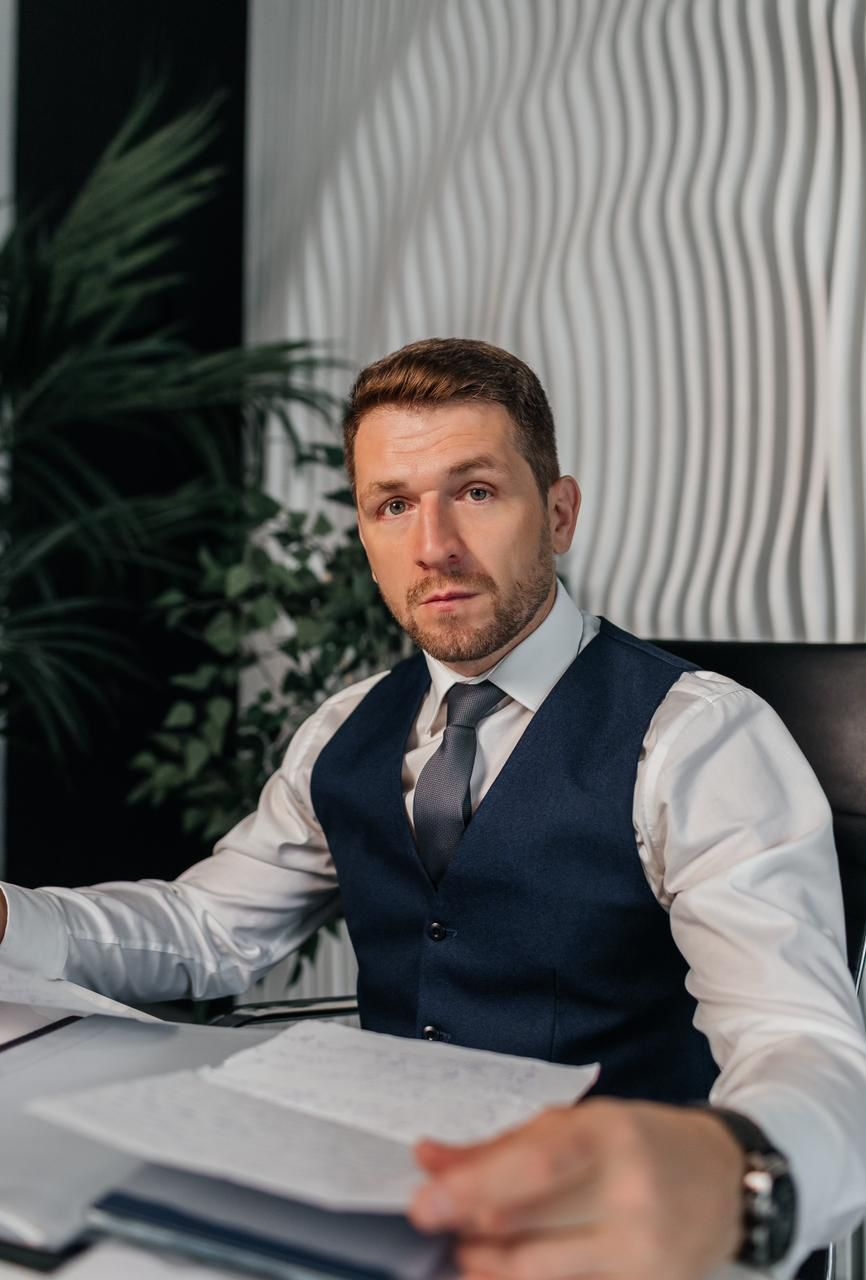 Защитник Игорь Ивлев