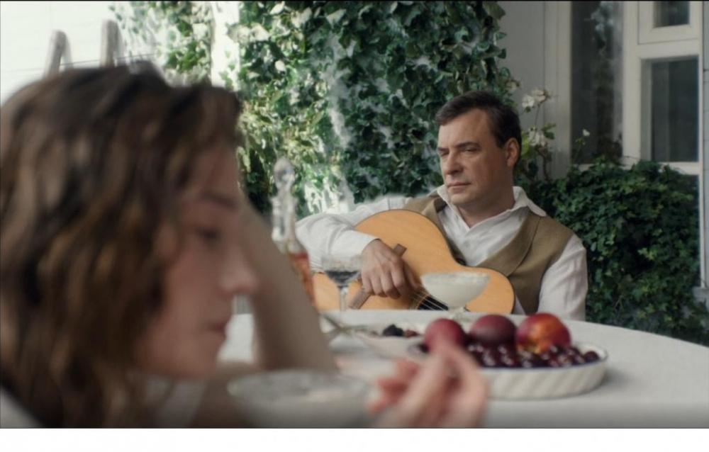 Стася Толстая, «Семейное счастье»