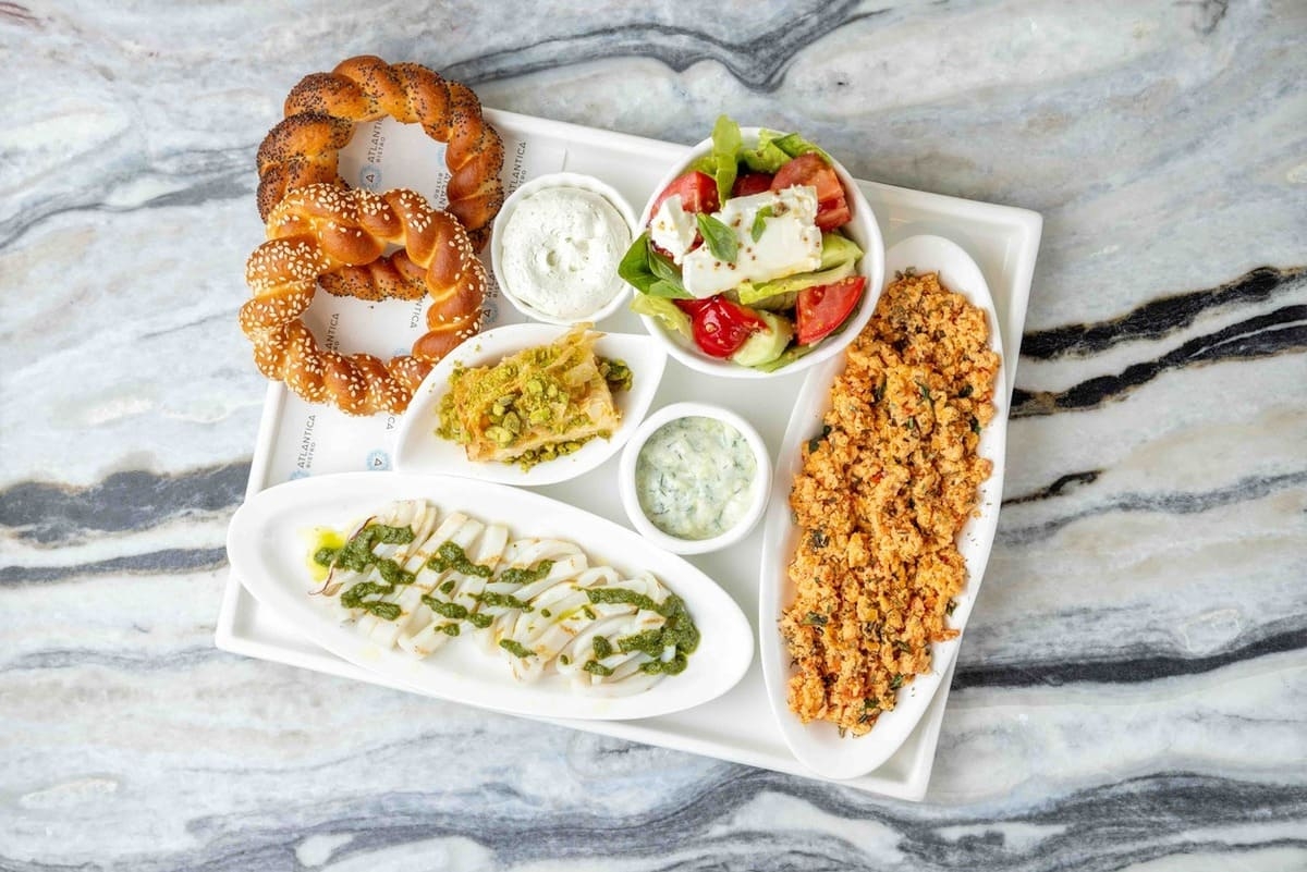 Греческий завтрак-сет в Atlantica Bistro