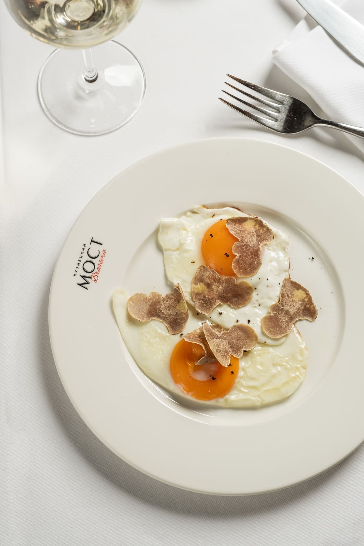 Brasserie «Кузнецкий Мост» представил зимнее меню с белым трюфелем