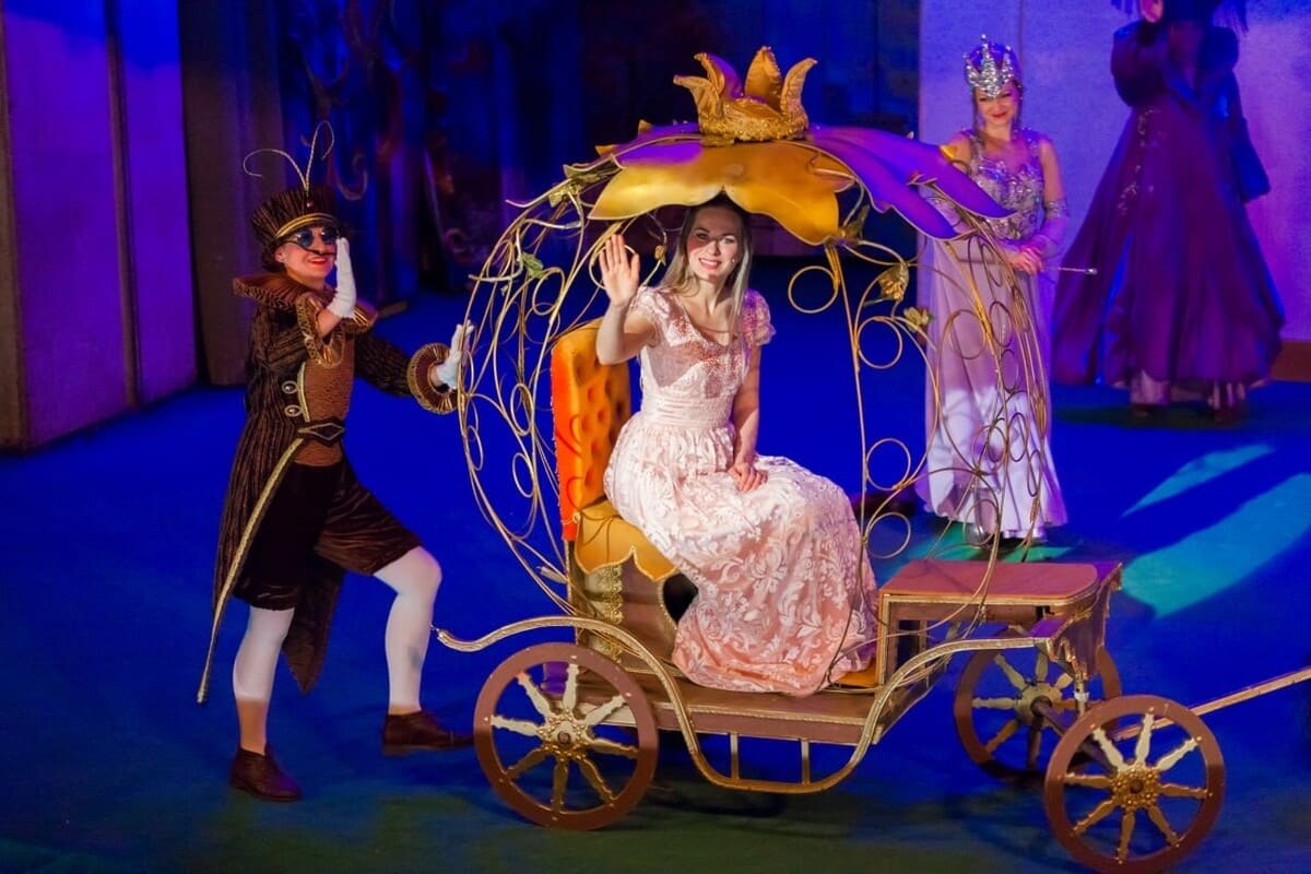 Спектакль «История хрустальной туфельки»