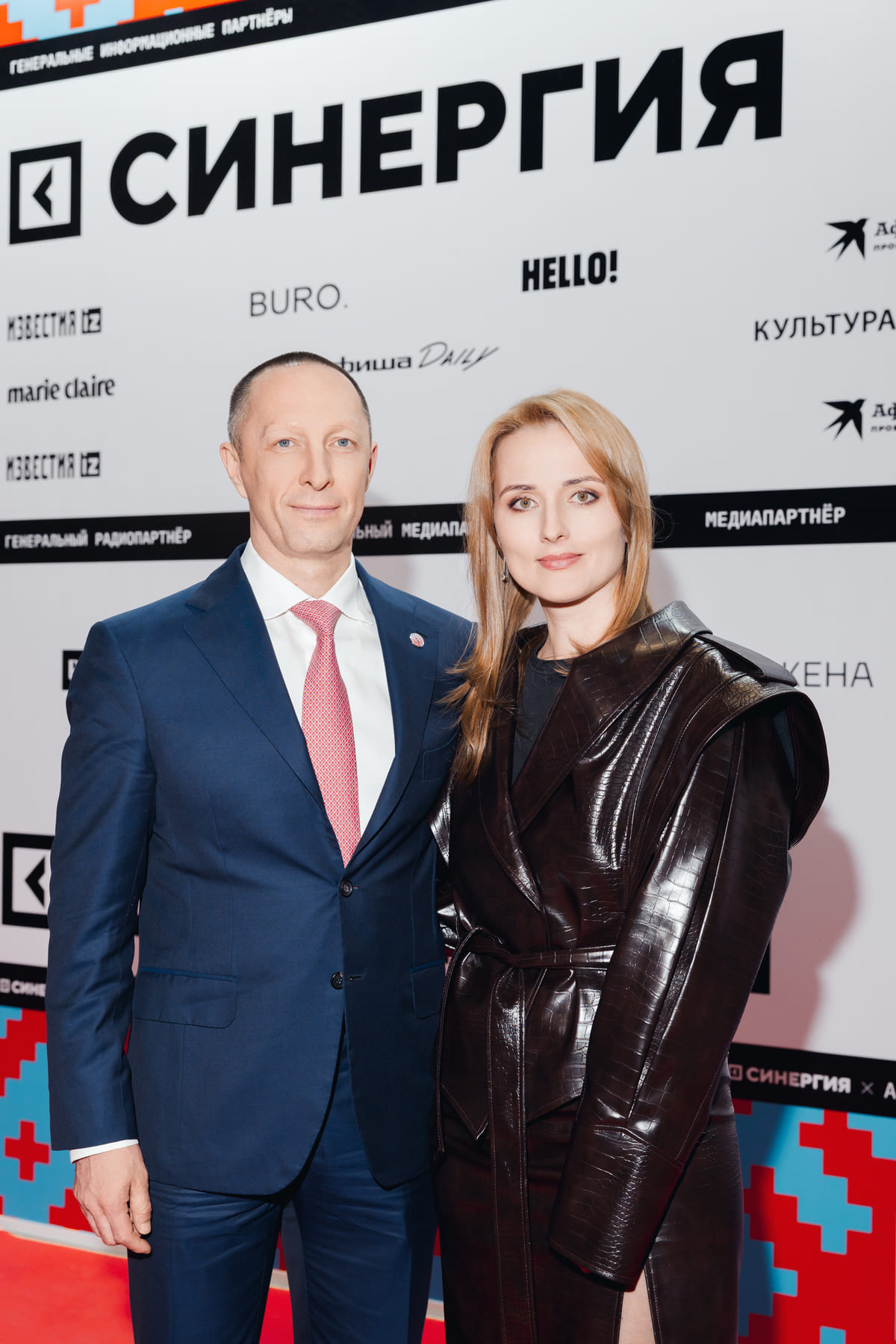 президент Корпорации «Синергия» Вадим Лобов и искусствовед Елизавета Фролова