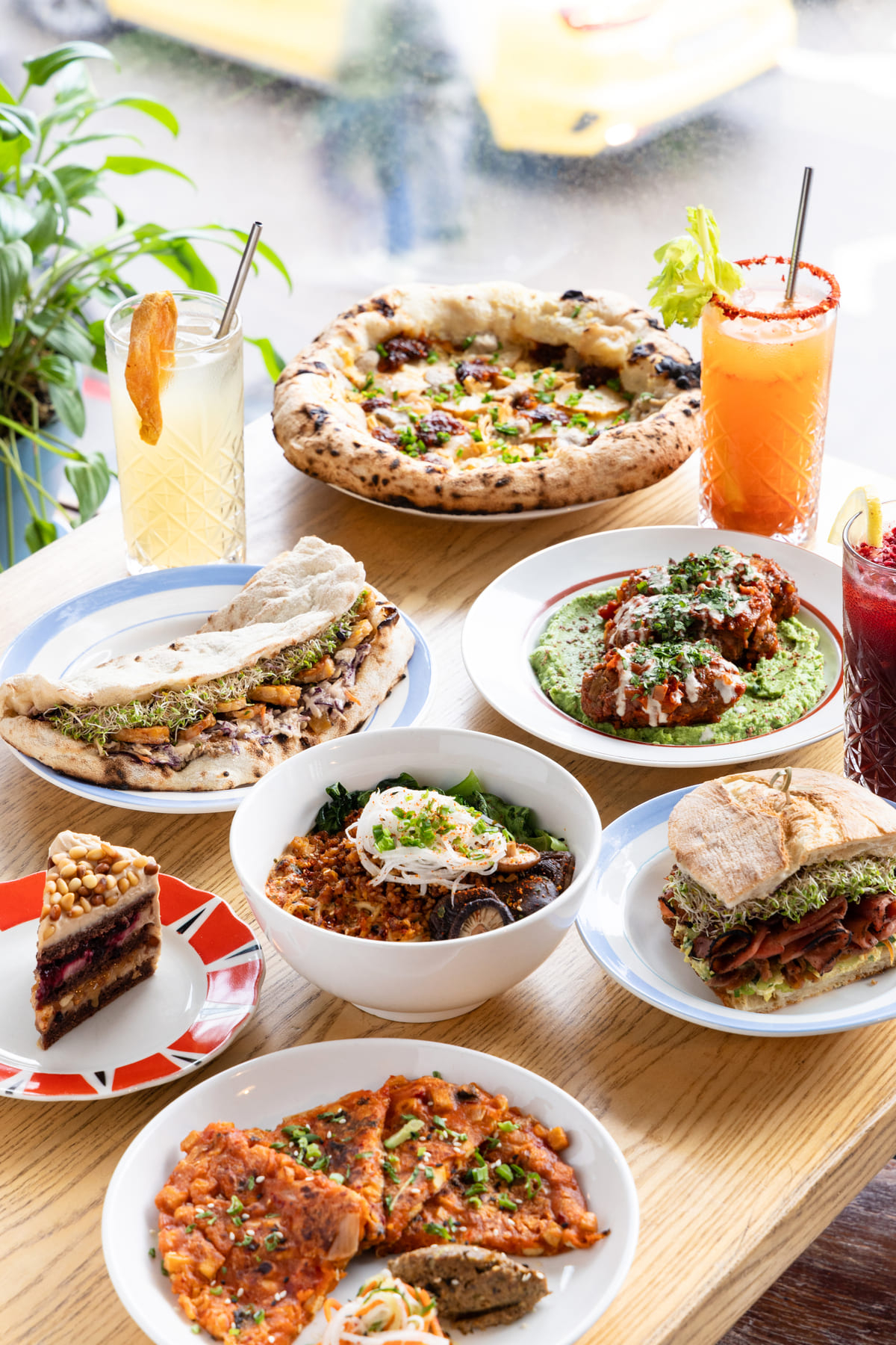 «ВкусВилл» и «Мох» подружились ради микробиоты