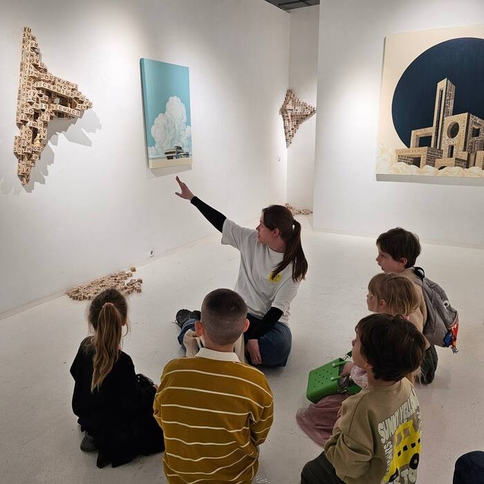 Занятия в клубе KidsArtWeekend