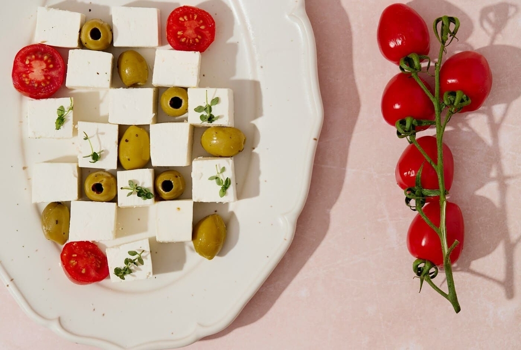 Тандыр у колеса обозрения, кукурузная каша с оливками и фисташковый пион в рожке: гастроновости недели