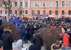 В столкновениях сторонников Порошенко и полиции есть пострадавшие