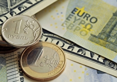 Курс евро в ходе торгов превысил 62 рубля