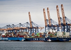 Порт Роттердама прекращает контейнерные перевозки в РФ и из нее