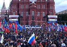 Митинг «Своих не бросаем» в поддержку Донбасса стартовал на Манежной площади в Москве