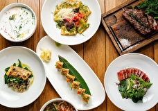 Десерт по мотивам шоу «Ужин с Роговым», архитектура с ароматом кофе и сезонное меню в «Кофемании». Гастроновости недели