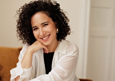 Кудри, которые изменили всё. Почему естественность стала новой нормой — взгляд Айсель Мовлаевой, основательницы ICE CURLY