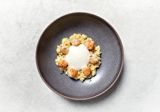 Яичница с белым трюфелем, безглютеновый кекс с кумкватом и сет-перформанс Александра Богданова: гастроновости недели