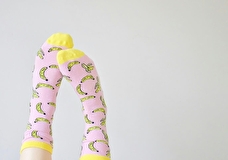 Россиянки зарабатывают до 300 тыс. рублей в месяц на продаже ношеных носков и белья