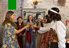 Бояре, гусли и блины с икрой: «Скрепка» перезагрузили Масленицу в усадьбе XVII века