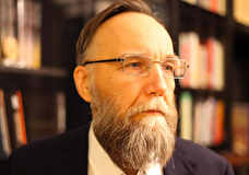 Дугин предложил заменить соцсети прогулками и кафе