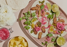 Ностальгические ужины, субботние бранчи и кофе с МОТом: гастроновости недели