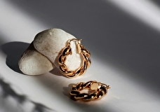 Треть россиянок готовы сдать в ломбард подарки бывшего