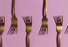 Магия Линды, стейки по цене кофе и «Родная Матрешка»: гастроновости недели