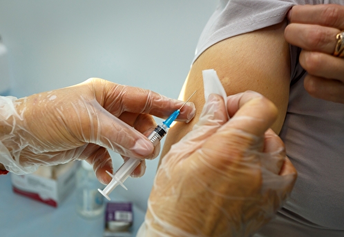 В Кремле исключают введение в РФ штрафов за отказ от вакцинации