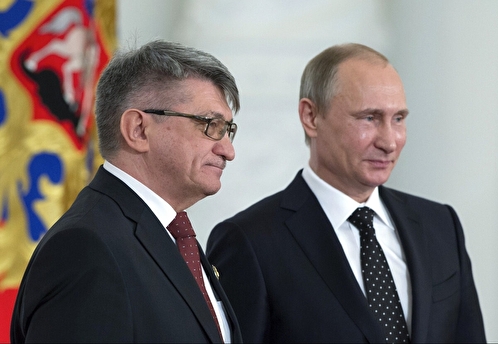 Песков: со временем встреча Путина и Сокурова будет организована