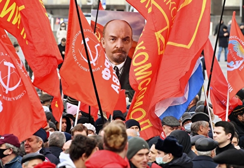 «Невыносимое выносимо». Депутат Госдумы и потомок Ильича – оценили идею убрать тело Ленина с Красной площади