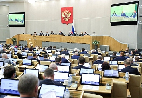 Госдума приняла проект постановления об обращении к президенту РФ по признанию ДНР и ЛНР