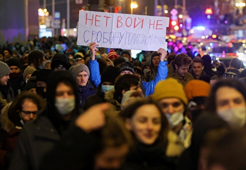 Песков прокомментировал проведение антивоенных акций и митингов в городах РФ