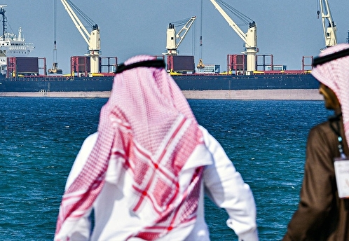 В ОАЭ и Саудовской Аравии отказались говорить с Байденом о нефтедобыче для сдерживания цен