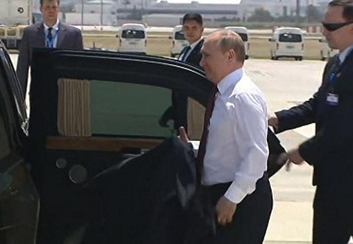 Песков объяснил, почему автомобиль Путина в Ашхабаде отличался от других