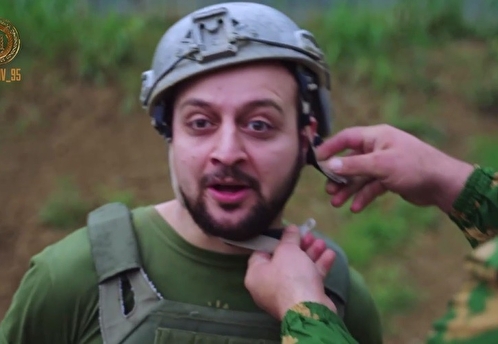 Кадыров опубликовал пародийное видео, где «Зеленского» приняли в батальон «Ахмат»