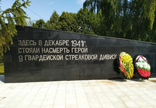 В Подмосковье неизвестный изобразил свастику на памятнике обороны Москвы