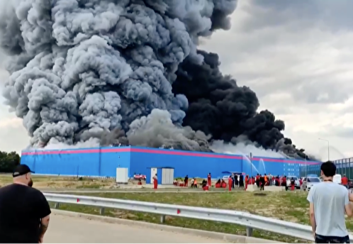 Стали известны возможные причины пожара на складе OZON