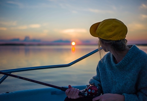 Дикая рыбалка, русская баня и настоящий интернет-детокс: путешествие на озеро Селигер