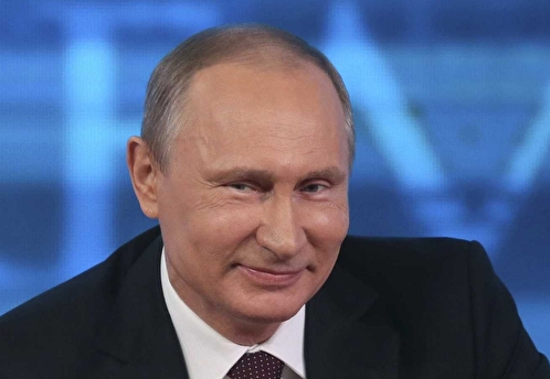 Президент Путин остановил кортеж, чтобы пообщаться с калининградцами