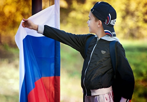 48% школьников-патриотов пожелали уехать из России