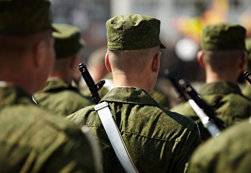 Военнослужащие-срочники получили право заключать контракт о службе в ФСБ