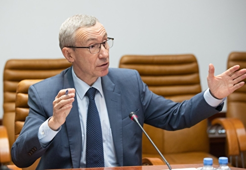 Сенатор Климов: покинувшие РФ с начала СВО могут подпасть под закон об иноагентах