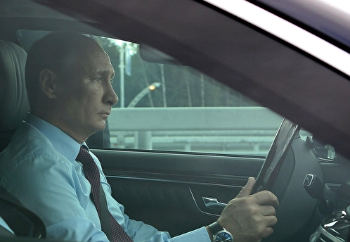 Песков: Путин часто сам ездит за рулем