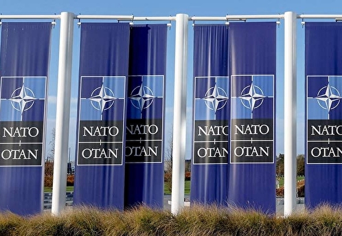 Медведев указал на выступление НАТО в качестве стороны конфликта на Украине