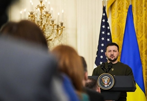 Зеленский запросил у США финансовую помощь на «преступления» из-за оговорки переводчицы