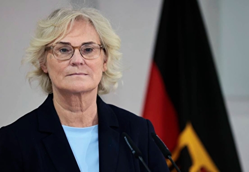 Министр обороны Германии официально попросила об отставке