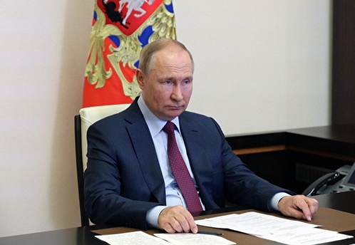 Путин призвал решить проблемы с неполной занятостью и оплатой труда в ряде регионов России