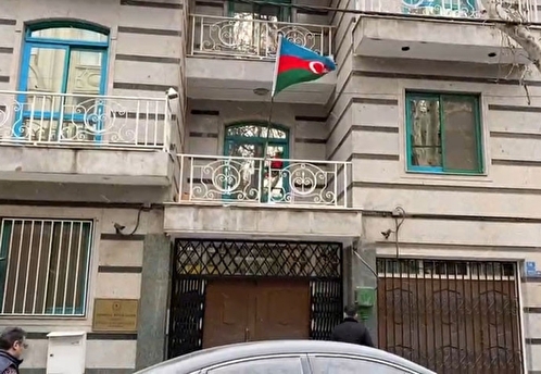 Посольство Азербайджана в Тегеране подверглось вооруженному нападению