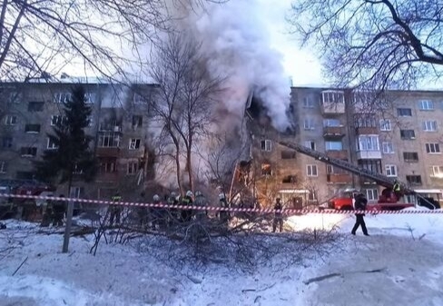 Трое жильцов дома в Новосибирске погибли в результате взрыва газа
