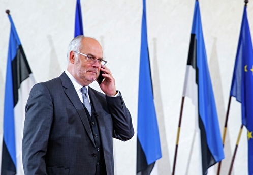 Президент Эстонии Карис отказался утвердить закон о сносе советских памятников