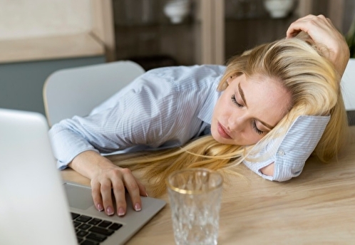 Сомнолог назвал критический минимум сна