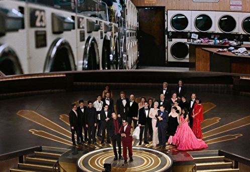 Фильм «Всё везде и сразу» завоевал «Оскар» в категории «Лучший фильм года»