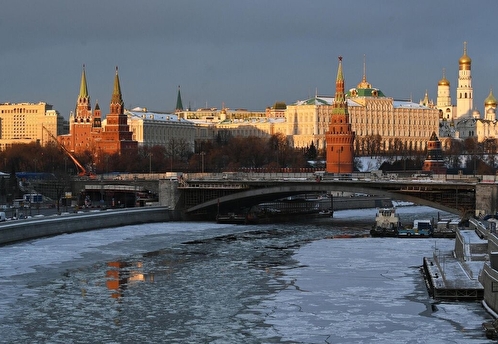 Песков назвал неправдой заявления из Киева о переносе столицы вглубь России