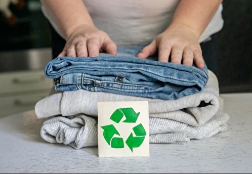 Экологи: одежду следует сдавать на переработку, а не выбрасывать в мусорный бак